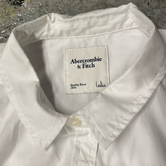 Abercrombie & Fitch White Cropped Button-Up Shirt with Drawstring Hem - Picture 2 of 4